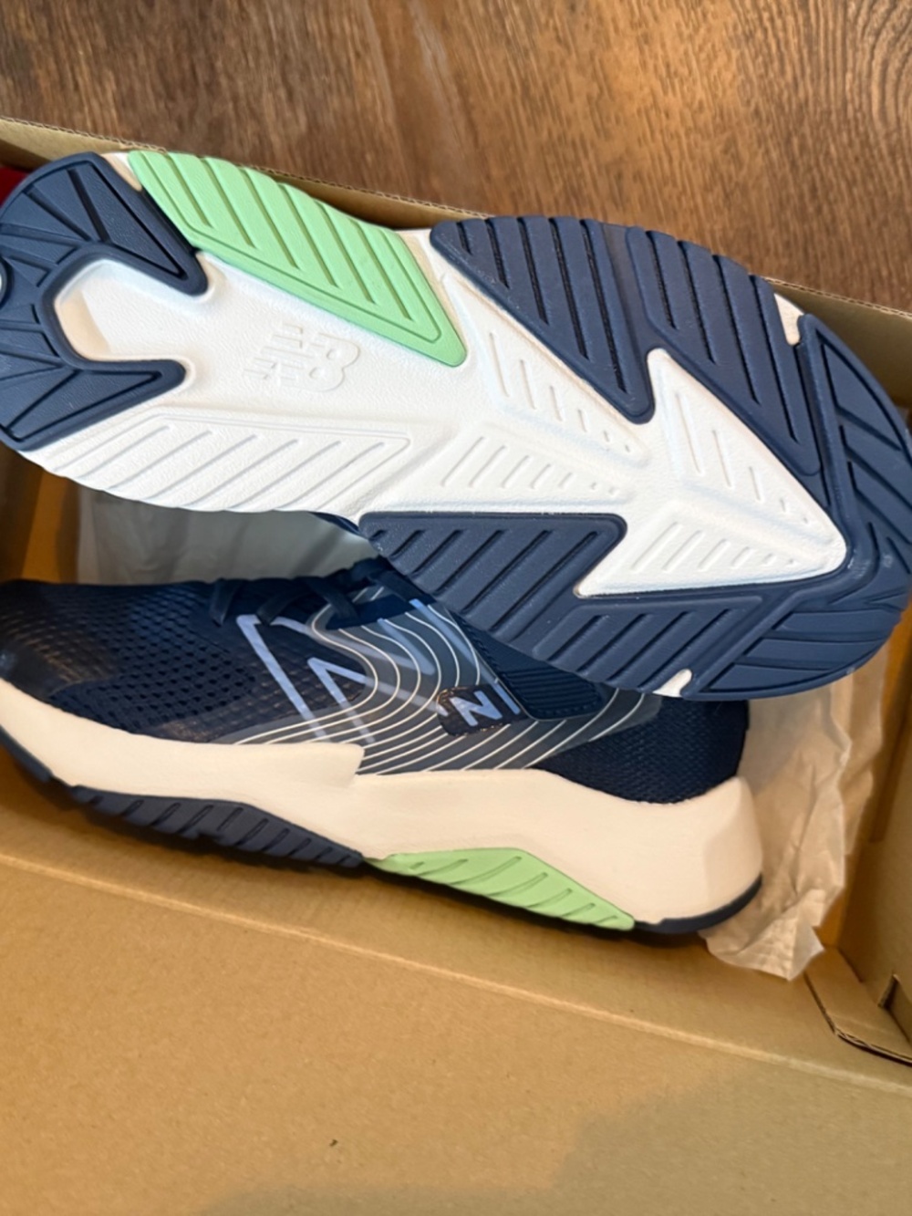 NEW Kids - New Balance - Size 3.5 Wide - Picture 3 of 3